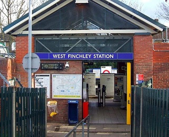 West Finchley train station