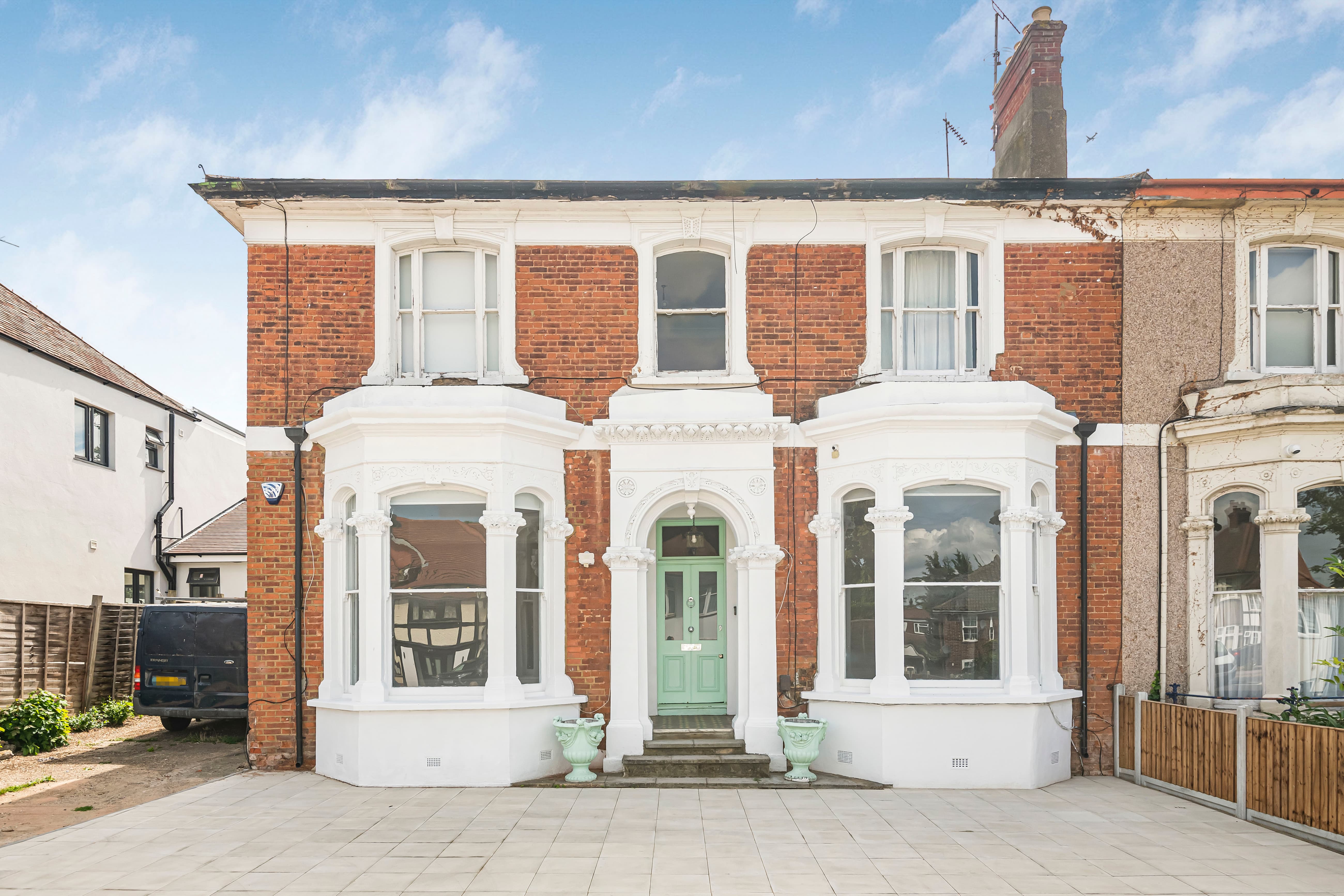 Nether Street, London, N12