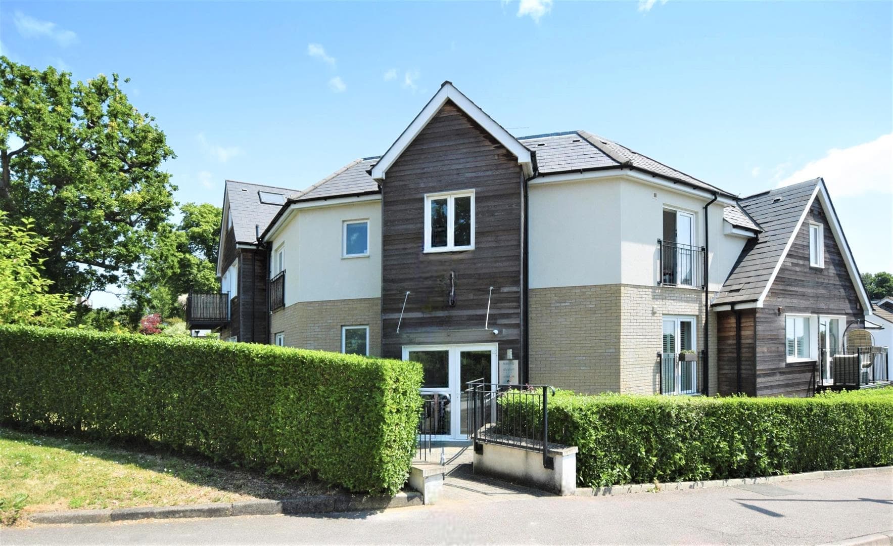 Bells Hill, Elysium Court, EN5
