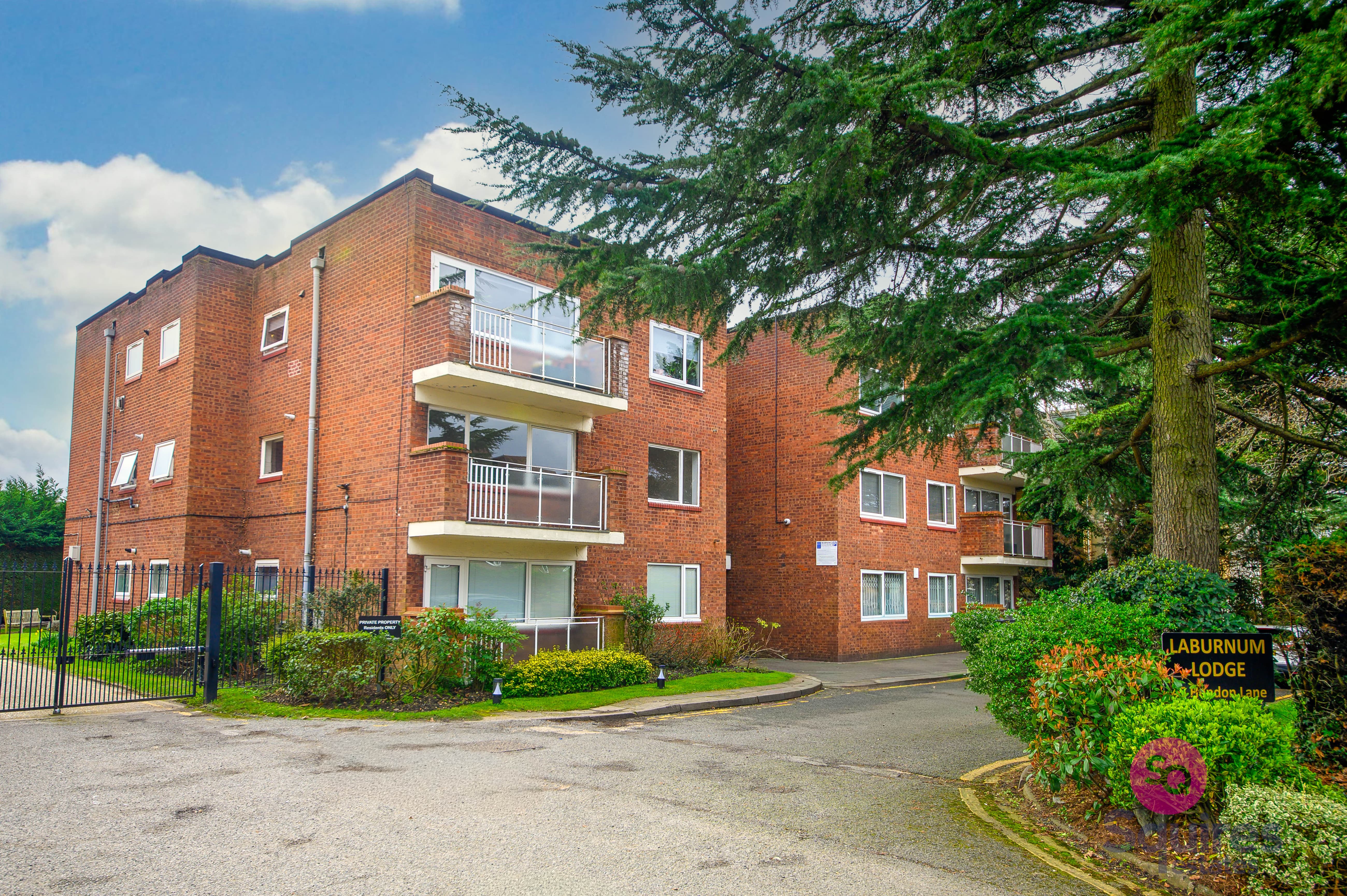 Hendon Lane, Laburnum Lodge, N3