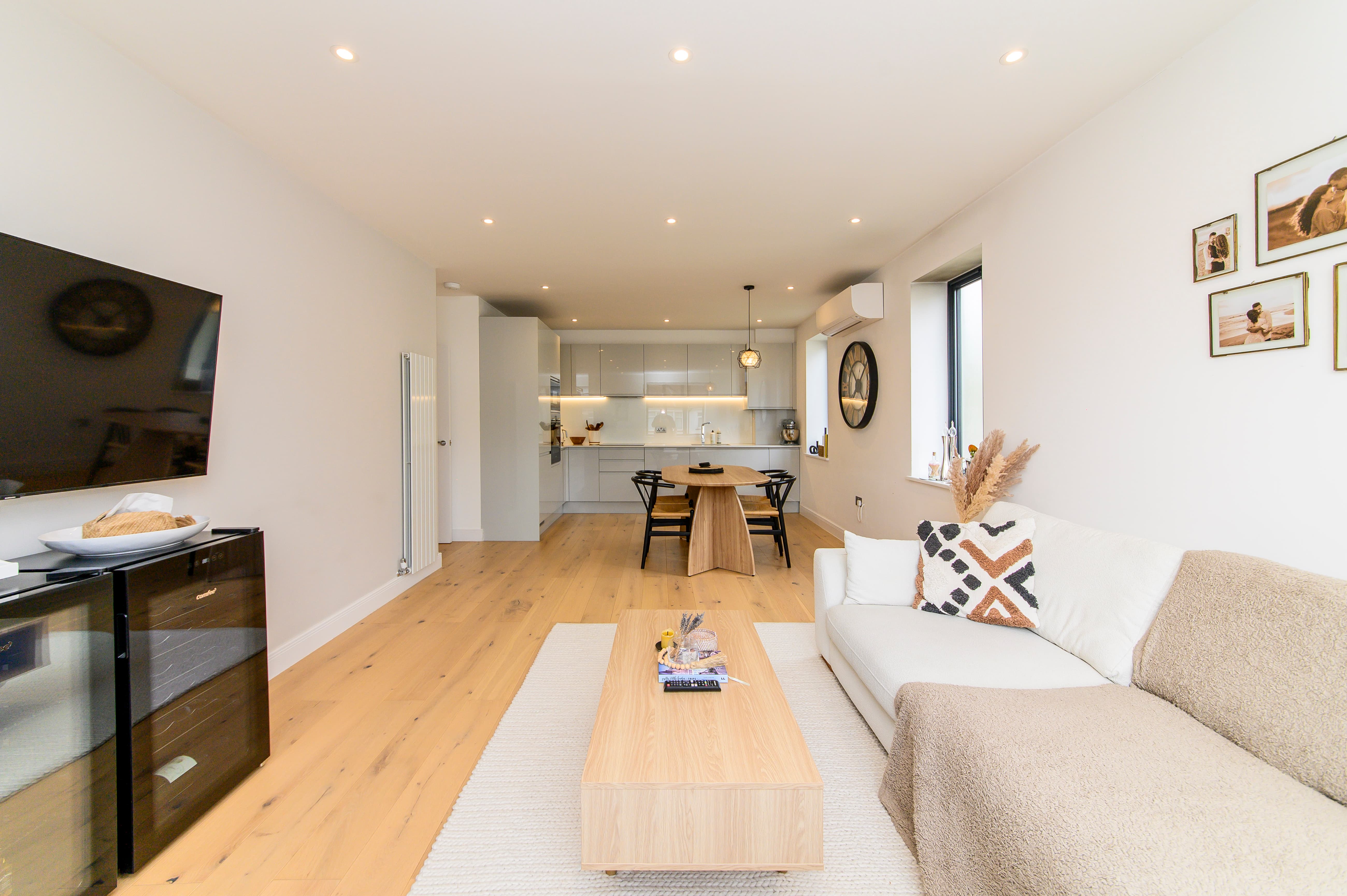 Neeld Crescent, London, NW4
