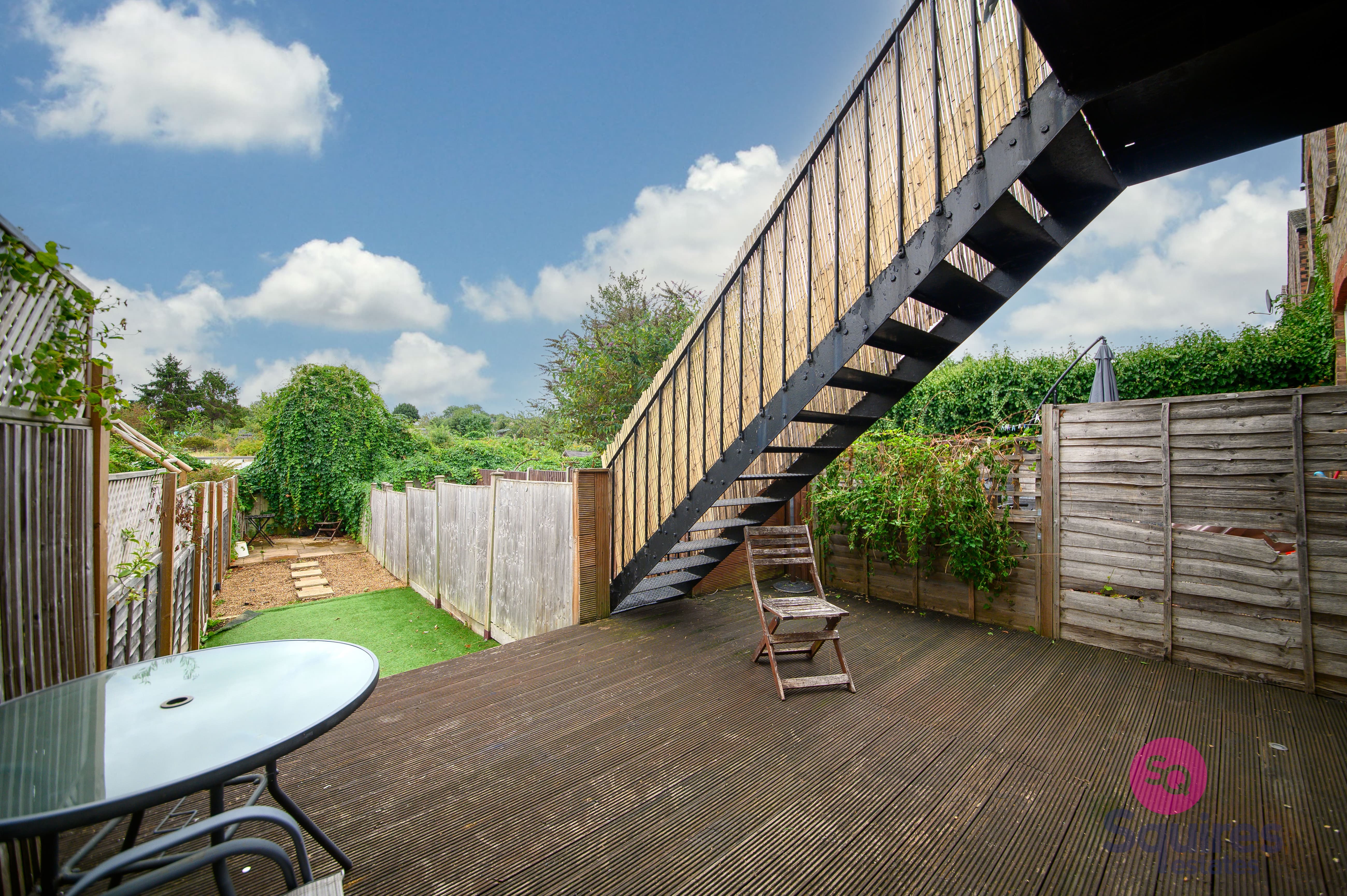 Squires Lane, London, N3