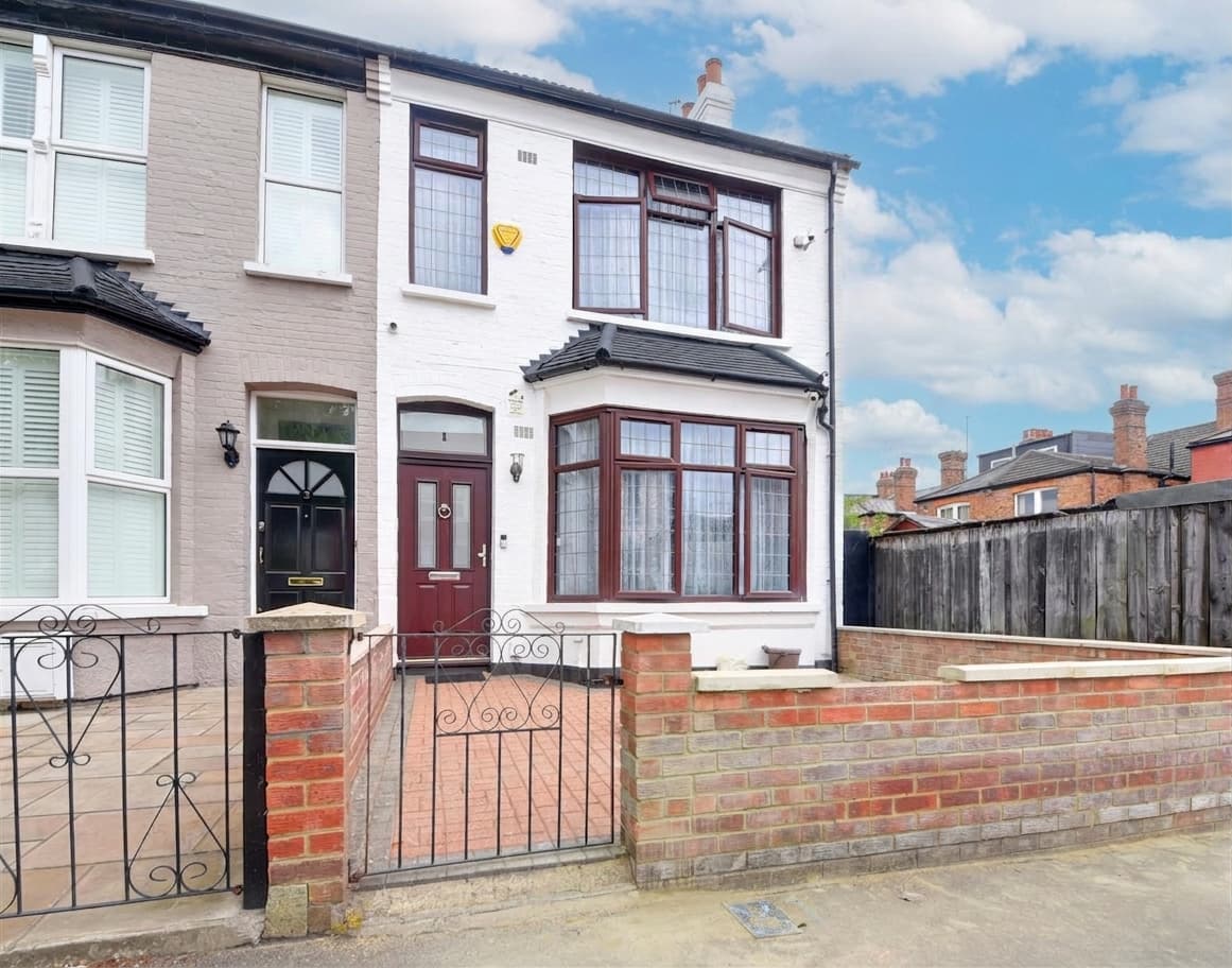 Clifton Road, London, N3