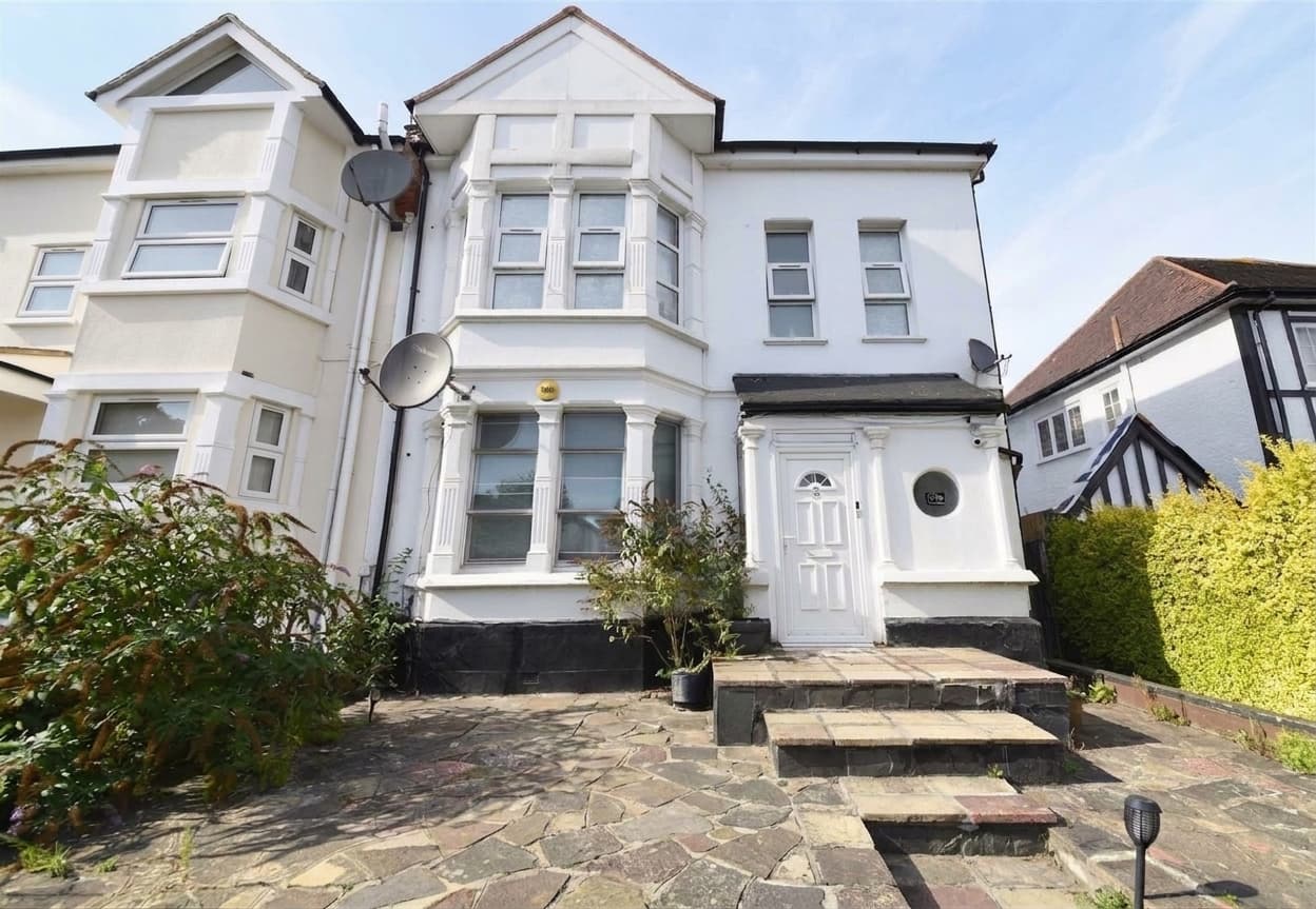 Vivian Avenue, London, NW4