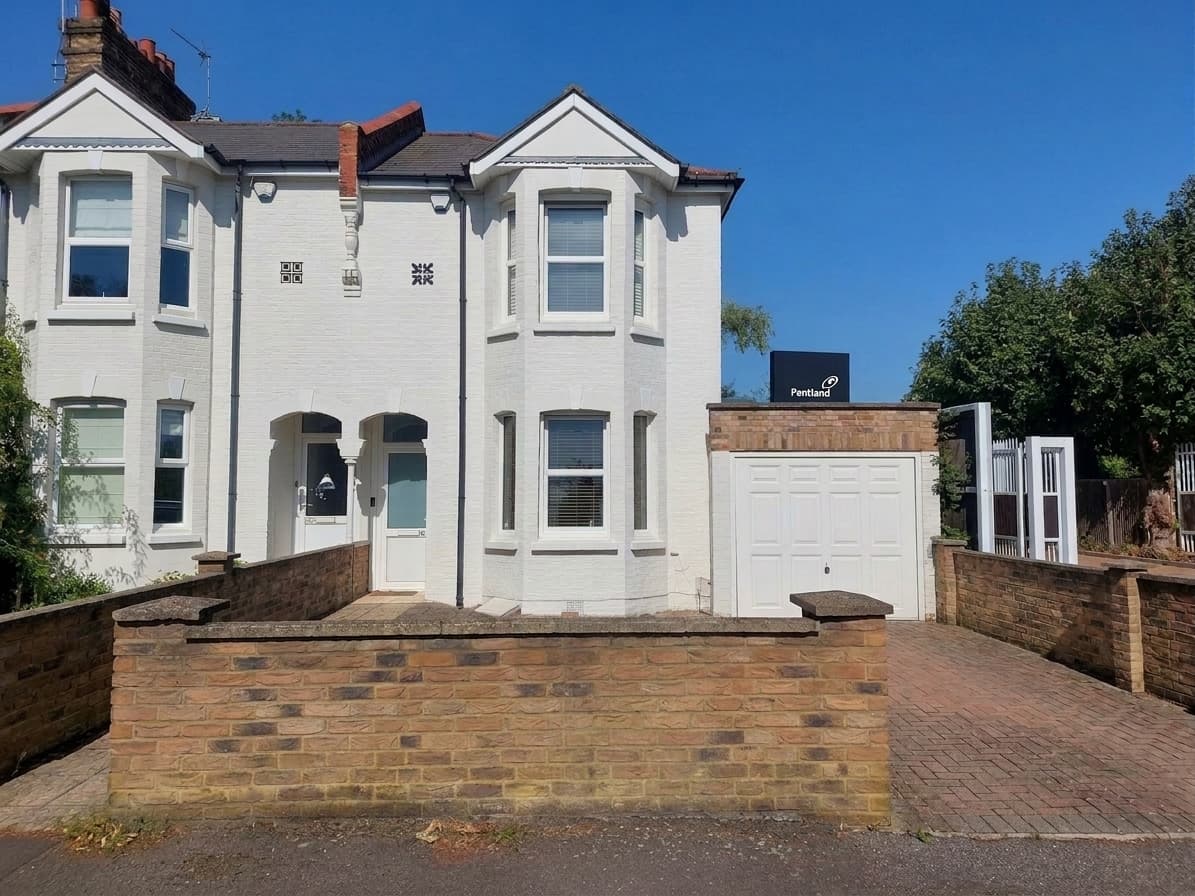 Squires Lane, London, N3