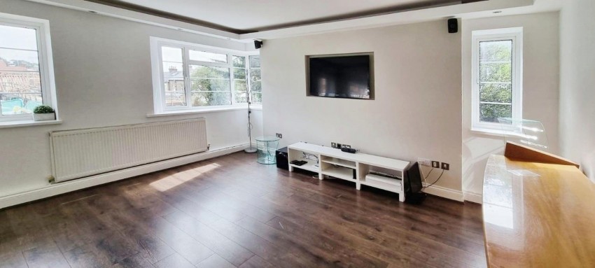 Images for Mulberry Close, Hendon, London EAID:squiresapi BID:3